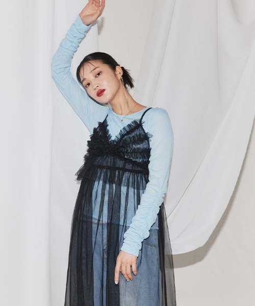 ECLAM(クラム)の「チュールキャミワンピース(ワンピース・レディース・グレイッシュベージュ/ブラック・M)」の15枚目の写真