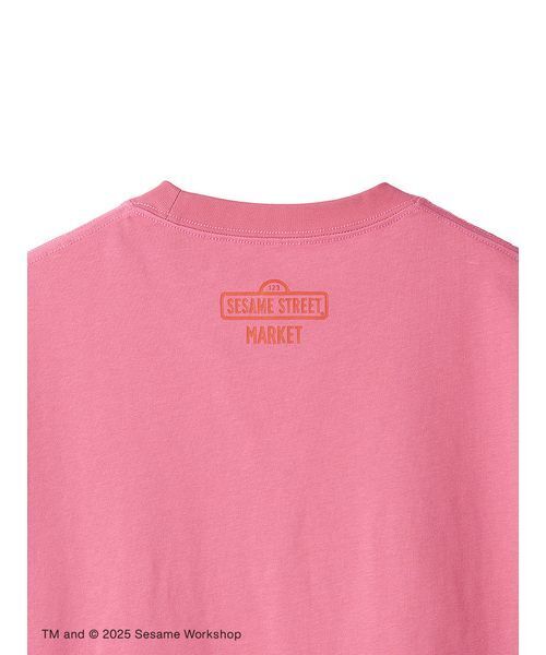 SESAME STREET(セサミストリート)の「【UNISEX】エルモ アートTシャツ(TAPE)(Tシャツ/カットソー・レディース・ピンク/ブラック・MEDIUM/LARGE)」の4枚目の写真