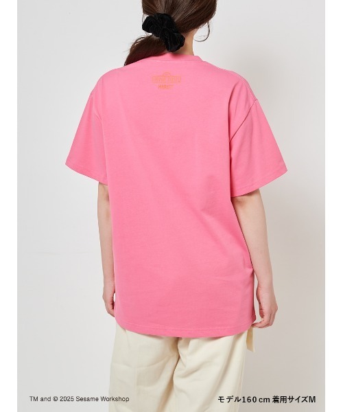 SESAME STREET(セサミストリート)の「【UNISEX】エルモ アートTシャツ(TAPE)(Tシャツ/カットソー・レディース・ピンク/ブラック・MEDIUM/LARGE)」の15枚目の写真