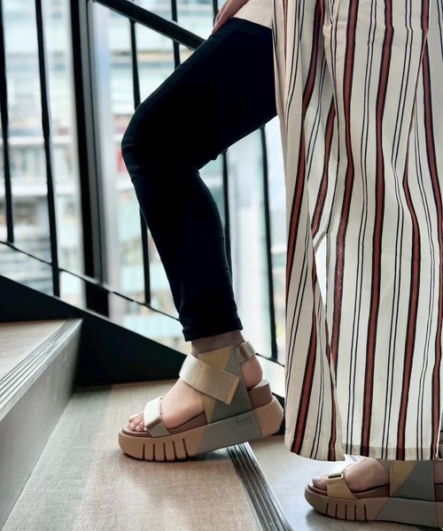 UNITED NUDE（ユナイテッドヌード）の「Delta Run（サンダル・レディース・ブラック/ベージュ/ブラック×ホワイト/ライトブルー/ピンク/ナチュラル・36/40/39/38/37/35）」の19枚目の写真