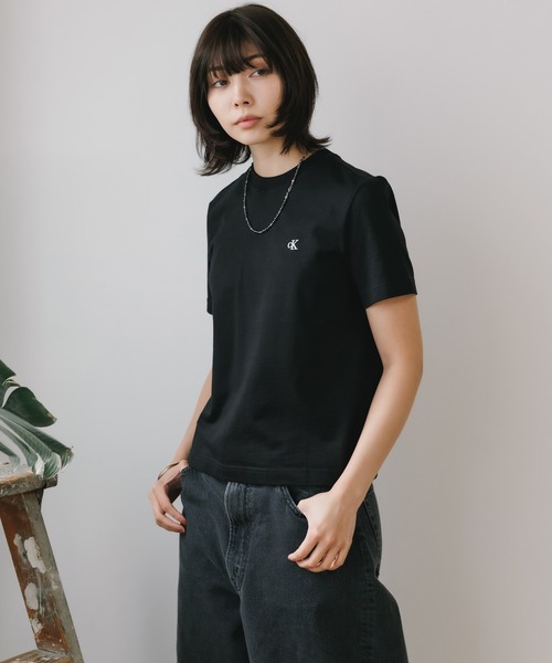 Calvin Klein（カルバン・クライン）の「Calvin Klein/カルバンクライン SS ARCHIVE LOGO CREWNK TEE Ｔシャツ（Tシャツ/カットソー・レディース・ホワイト/ブラック/ライトブルー・XS/S/M）」の12枚目の写真