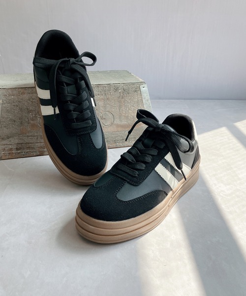 Noubel Voug Relax（ヌーベルヴォーグリラックス）の「異素材コンビ ダブルライン プラットフォームスニーカー（スニーカー・レディース・ブラック/ホワイト×シルバー・S/3L/LL/L/M）」の6枚目の写真