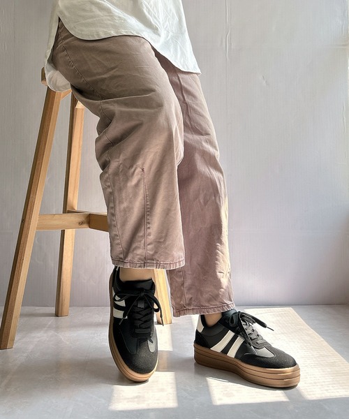 Noubel Voug Relax（ヌーベルヴォーグリラックス）の「異素材コンビ ダブルライン プラットフォームスニーカー（スニーカー・レディース・ブラック/ホワイト×シルバー・S/3L/LL/L/M）」の9枚目の写真