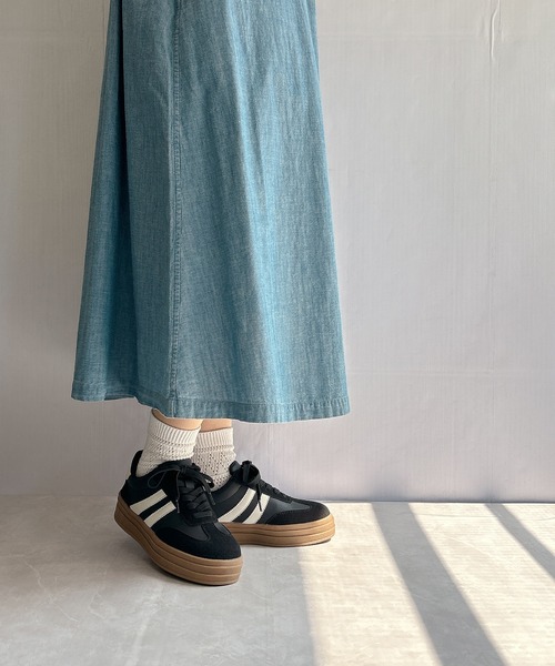 Noubel Voug Relax（ヌーベルヴォーグリラックス）の「異素材コンビ ダブルライン プラットフォームスニーカー（スニーカー・レディース・ブラック/ホワイト×シルバー・S/3L/LL/L/M）」の11枚目の写真