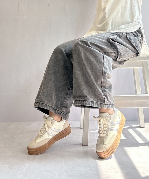 Noubel Voug Relax（ヌーベルヴォーグリラックス）の「異素材コンビ ダブルライン プラットフォームスニーカー（スニーカー・レディース・ブラック/ホワイト×シルバー・S/3L/LL/L/M）」の12枚目の写真