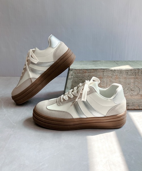 Noubel Voug Relax（ヌーベルヴォーグリラックス）の「異素材コンビ ダブルライン プラットフォームスニーカー（スニーカー・レディース・ブラック/ホワイト×シルバー・S/3L/LL/L/M）」の21枚目の写真