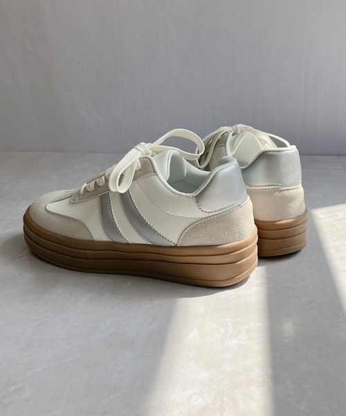 Noubel Voug Relax（ヌーベルヴォーグリラックス）の「異素材コンビ ダブルライン プラットフォームスニーカー（スニーカー・レディース・ブラック/ホワイト×シルバー・S/3L/LL/L/M）」の22枚目の写真