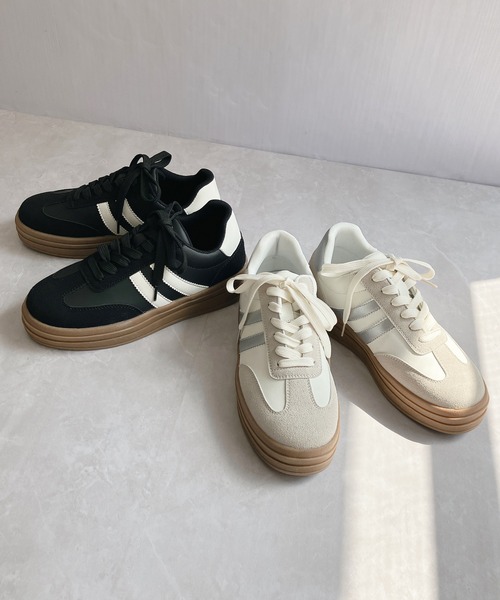 Noubel Voug Relax（ヌーベルヴォーグリラックス）の「異素材コンビ ダブルライン プラットフォームスニーカー（スニーカー・レディース・ブラック/ホワイト×シルバー・S/3L/LL/L/M）」の3枚目の写真