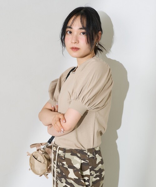 FREAK'S STORE（フリークスストア）の「バルーンスリーブ ショートスリーブTシャツ（Tシャツ/カットソー・レディース・オフホワイト/ブラック/レッド/ベージュ・ﾌﾘ-）」の16枚目の写真