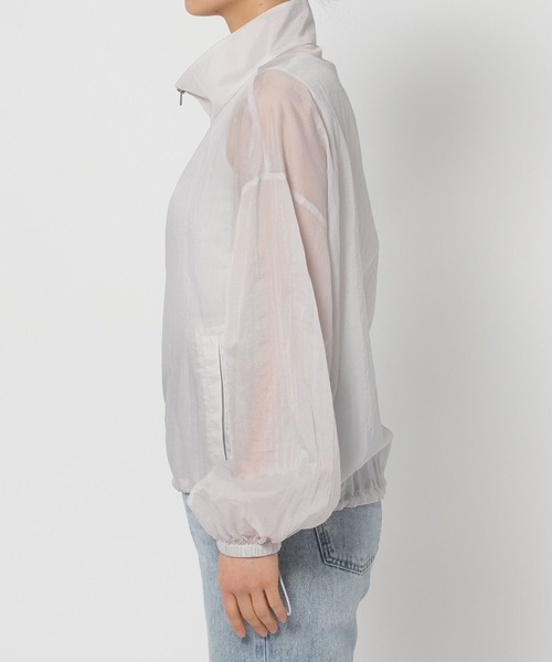 GLOBAL WORK（グローバルワーク）の「エアかるシアースタンドブルゾン/289976（ブルゾン・レディース・ライトグレー/アイボリー/スミクロ・SHORT/REGULAR）」の18枚目の写真