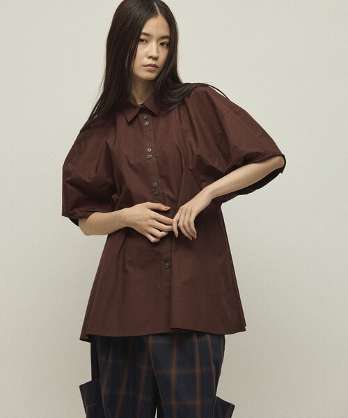 Firsthand(ファーストハンド)の「Firsthand/ファーストハンド 切替デザイン バルーンスリーブシャツ / 5分袖 ブラウス(シャツ/ブラウス・レディース・ストライプ/ホワイト/ブラック/ブラウン・FREE/フリ-)」の1枚目の写真