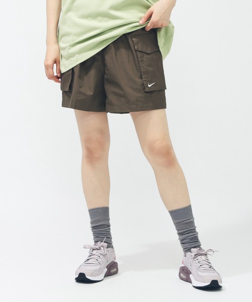 NIKE（ナイキ）の「ナイキ NIKE ナイキ  NSW ESSNTL WVN HR 5 カーゴ ショート（カーゴパンツ・レディース・ブラウン/ブラック/チョコ・S/M/L）」の3枚目の写真
