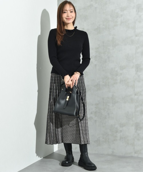 INTERPLANET（インタープラネット）の「フリル使いリブプルオーバー（ニット/セーター・レディース・ベージュ/ブラック/グレー・LARGE/MEDIUM）」の4枚目の写真