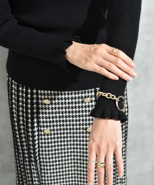 INTERPLANET（インタープラネット）の「フリル使いリブプルオーバー（ニット/セーター・レディース・ベージュ/ブラック/グレー・LARGE/MEDIUM）」の11枚目の写真