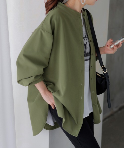 HUG.U(ハグユー)の「ウォッシャブル バンドカラーシャツ(シャツ/ブラウス・レディース・カーキ/ブラック/ホワイト/ベージュ/オレンジ/ネイビー/ライトブルー・M/L)」の5枚目の写真