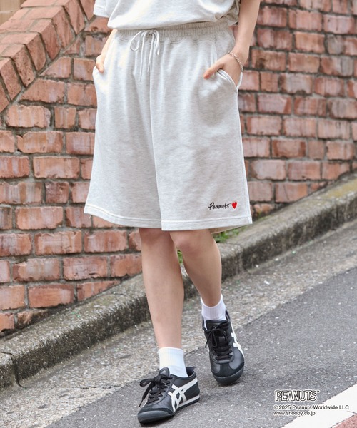 PEANUTS（ピーナッツ）の「【PEANUTS / SNOOPY】別注 ピーナッツ スヌーピー セットアップ ワンポイントハート刺繍 オーバーサイズ 半袖プルオーバースウェット＆ショートパンツ（セットアップ・レディース・ライトピンク/オートミール/スミクロ/ネイビー・M/L）」の9枚目の写真