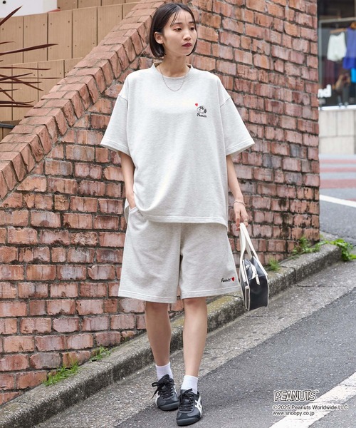 PEANUTS（ピーナッツ）の「【PEANUTS / SNOOPY】別注 ピーナッツ スヌーピー セットアップ ワンポイントハート刺繍 オーバーサイズ 半袖プルオーバースウェット＆ショートパンツ（セットアップ・レディース・ライトピンク/オートミール/スミクロ/ネイビー・M/L）」の13枚目の写真