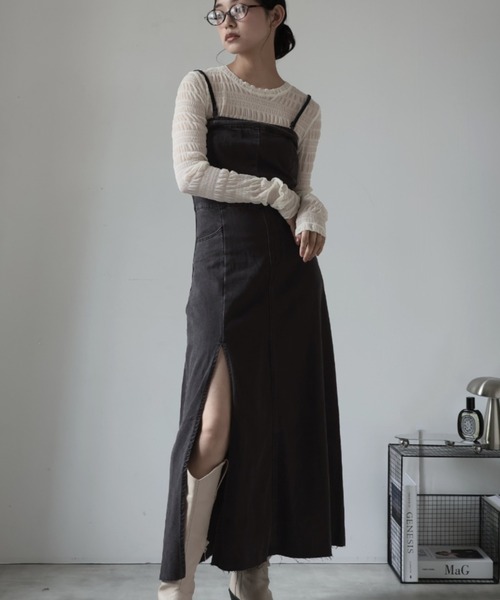 Girly Doll(ガーリードール)の「デニムキャミソールワンピース(ワンピース・レディース・ブラック/ブルー・S/M/L)」の1枚目の写真