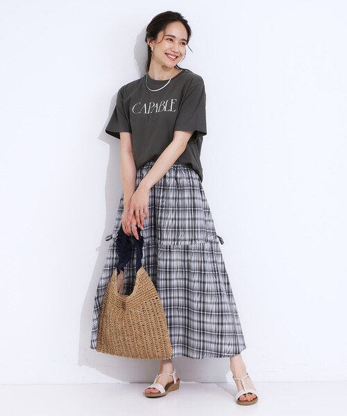 SHOO・LA・RUE(シューラルー)の「【S-LL/ひんやり/UV】汗をかいても気になりにくい グラフィックTシャツ(Tシャツ/カットソー・レディース・ブルー系1/ライトグレー系1/ブラック系2/ホワイト系1/ライトオレンジ系1/チャコール・01/02/03/04)」の7枚目の写真