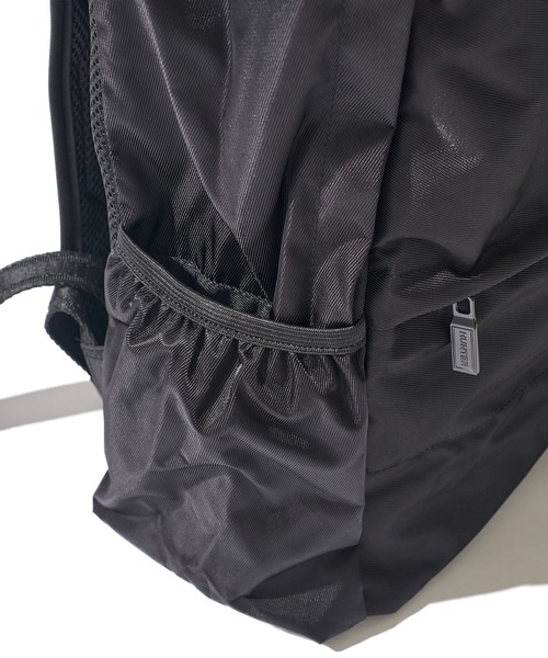 HUNTER(ハンター)の「【HUNTER / ハンター】Original Nylon Backpack / ナイロンクラシックバックパック 24.5L(バックパック/リュック・レディース・ブラック/ダークオリーブ/ネイビー・FREE)」の11枚目の写真