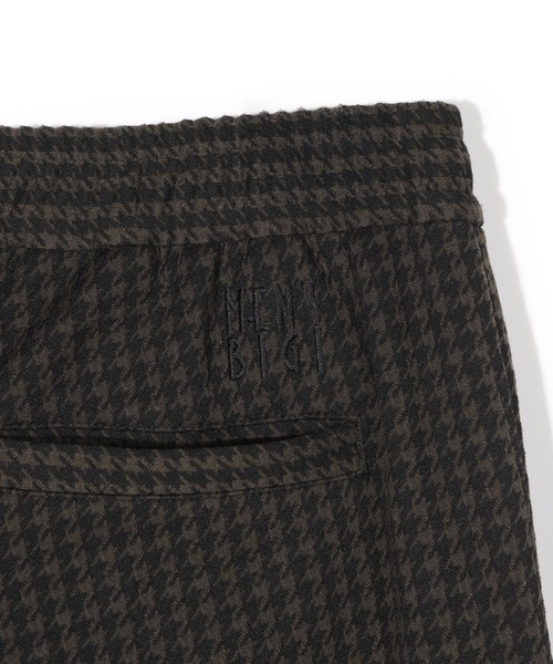 MEN'S BIGI（メンズビギ）の「【50th Anniv . 中田 慎介】 SUEDE LIKE/HOUND’S TOOTH TRACK PANTS（その他パンツ・メンズ・ブラウン/ベージュ・03/02/01）」の19枚目の写真