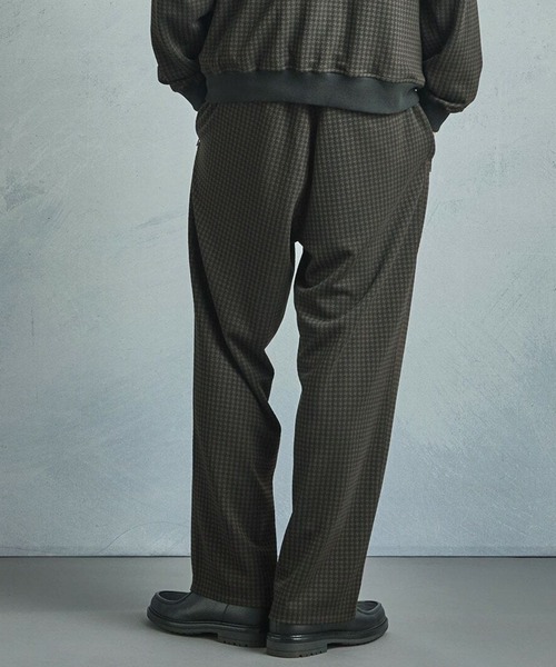 MEN'S BIGI（メンズビギ）の「【50th Anniv . 中田 慎介】 SUEDE LIKE/HOUND’S TOOTH TRACK PANTS（その他パンツ・メンズ・ブラウン/ベージュ・03/02/01）」の4枚目の写真