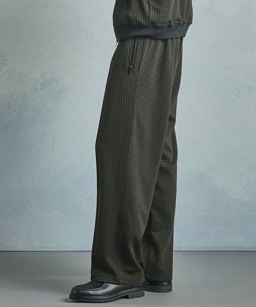 MEN'S BIGI（メンズビギ）の「【50th Anniv . 中田 慎介】 SUEDE LIKE/HOUND’S TOOTH TRACK PANTS（その他パンツ・メンズ・ブラウン/ベージュ・03/02/01）」の3枚目の写真