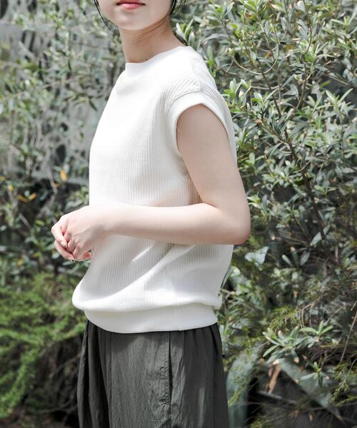 FORK&SPOON（フォークアンドスプーン）の「FORK&SPOON　変形ワッフルノースリーブプルオーバー（Tシャツ/カットソー・レディース・ホワイト系その他/グレー/アイボリー/イエロー系その他・1）」の7枚目の写真