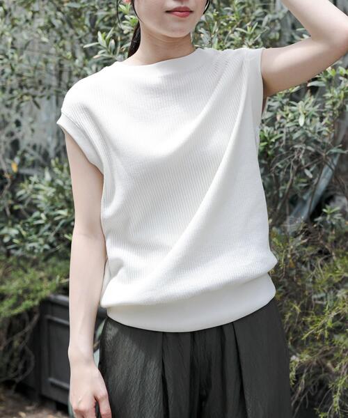 FORK&SPOON（フォークアンドスプーン）の「FORK&SPOON　変形ワッフルノースリーブプルオーバー（Tシャツ/カットソー・レディース・ホワイト系その他/グレー/アイボリー/イエロー系その他・1）」の10枚目の写真