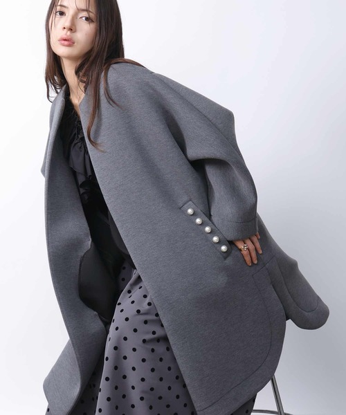 PICCIN PERLA（ピッチンペルラ）の「パールポケットコート（ノーカラーコート・レディース・ブラック/チャコールグレー/ネイビー/オフホワイト・M）」の3枚目の写真