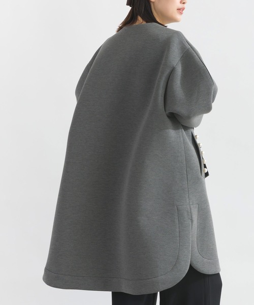 PICCIN PERLA（ピッチンペルラ）の「パールポケットコート（ノーカラーコート・レディース・ブラック/チャコールグレー/ネイビー/オフホワイト・M）」の9枚目の写真