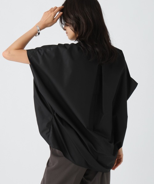 Elura（エルーラ）の「ハリ感Vブラウス / 582336（シャツ/ブラウス・レディース・ホワイト/ブラック/ネイビー・FREE）」の11枚目の写真