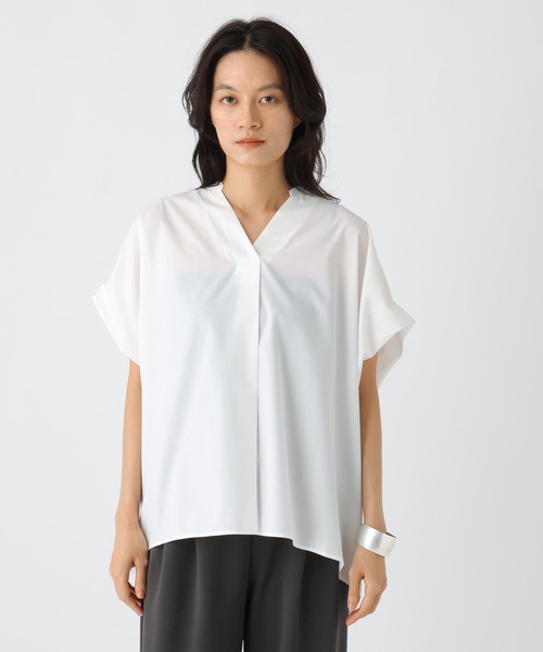 Elura（エルーラ）の「ハリ感Vブラウス / 582336（シャツ/ブラウス・レディース・ホワイト/ブラック/ネイビー・FREE）」の15枚目の写真