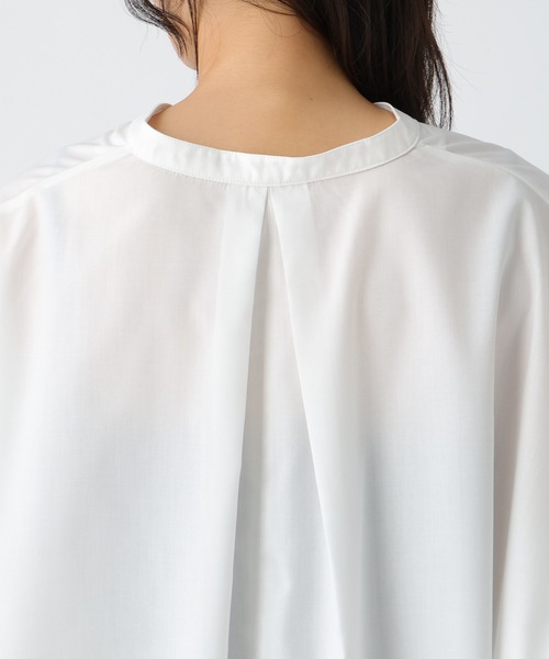 Elura（エルーラ）の「ハリ感Vブラウス / 582336（シャツ/ブラウス・レディース・ホワイト/ブラック/ネイビー・FREE）」の18枚目の写真
