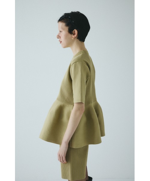 HeRIN.CYE(ヘリンドットサイ)の「Flare hem knit tops フレアヘムニットトップス(ニット/セーター・レディース・ブラック/レッド/ベージュ・FREE)」の5枚目の写真