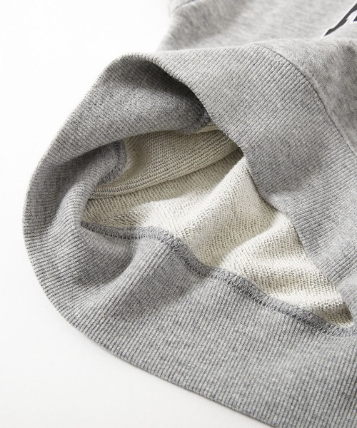 devirock（デビロック）の「デビラボ BIGシルエット プリント トレーナー（スウェット・キッズ・ピンク系1/ブルー系1/ブラック系3/ベージュ系2/グレー系1/ブラック系1/パープル系1/グリーン系1/ベージュ系1/ブラック系2/ブラック系4/レッド系1/グレー系2/グレー系3・90cm/100cm/110cm/120cm/130cm/140cm/150cm/160cm）」の21枚目の写真