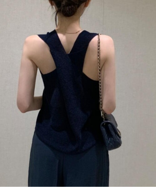 semplice（センプリチェ）の「ノースリーブ V ネック ニットトップス（ニット/セーター・レディース・ベージュ/ネイビー/ホワイト・F）」の14枚目の写真