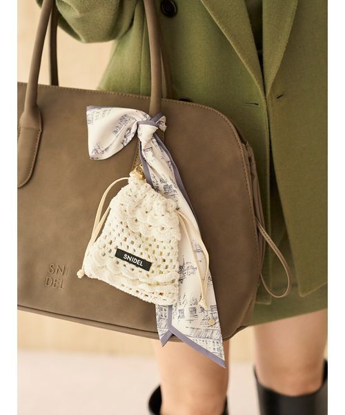 SNIDEL(スナイデル)の「オリジナル柄スカーフ(バンダナ/スカーフ・レディース・ラベンダー/アイボリー・F)」の3枚目の写真