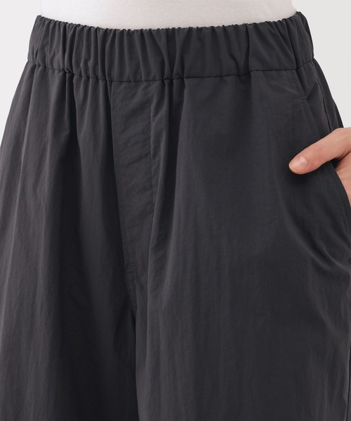 無印良品(ムジルシリョウヒン)の「婦人 ユーティリティーイージーワイドパンツ(その他パンツ・レディース・ダークグレー/カーキ系/ブラック/アイボリー・S/M/L/XL)」の18枚目の写真