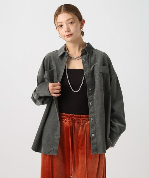 BAYFLOW（ベイフロー）の「2WAYコーデュロイシャツ（シャツ/ブラウス・レディース・ナチュラル/ブルー/チャコール/サーモンピンク・MEDIUM/SMALL）」の2枚目の写真