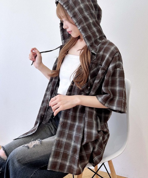 INGNI（イング）の「フードチェックBIG半袖シャツ（シャツ/ブラウス・レディース・ブラウン系その他2/ブラック系/ネイビー系2・M）」の2枚目の写真