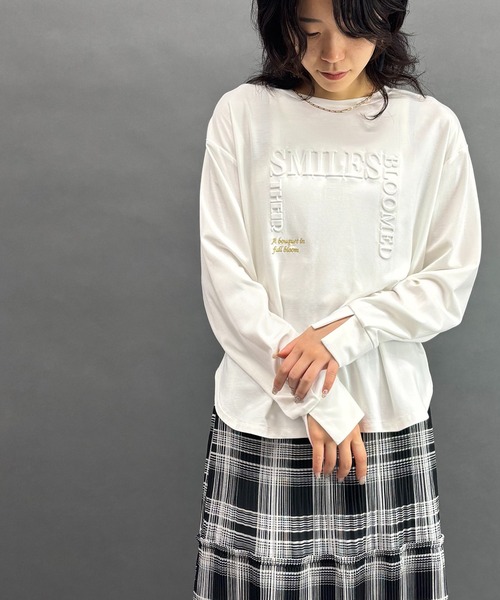 NICOLE white(ニコルホワイト)の「ロゴロングTシャツ(Tシャツ/カットソー・レディース・その他4/その他1/その他2/その他3・FREE)」の5枚目の写真