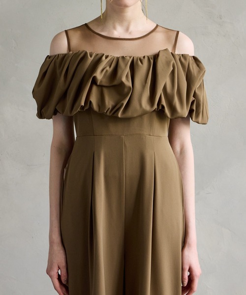 AIMER（エメ）の「【WEB限定】サテンオフショルダーオールインワンパーティードレス　結婚式　お呼ばれ　ドレス　20代 30代（パンツドレス・レディース・ブラック/モカ/ダルブルー系・MEDIUM/LARGE）」の10枚目の写真