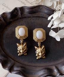 【mallelabrocante/マルラブロカント】ヴィンテージカボションと真鍮ネコの痛みにくいイヤリング