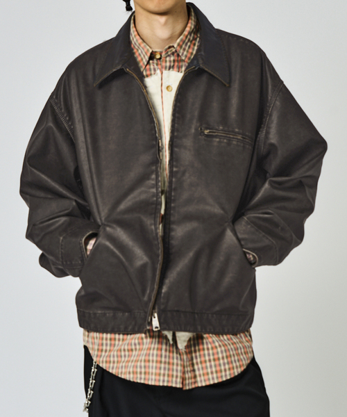 JOINT WORKS(ジョイントワークス)の「フェードレザー ワークカバーオール / Faded Faux Leather Work Coverall(ブルゾン・メンズ・ブラウン/ブラック・LARGE/MEDIUM)」の4枚目の写真