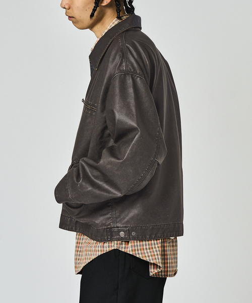 JOINT WORKS(ジョイントワークス)の「フェードレザー ワークカバーオール / Faded Faux Leather Work Coverall(ブルゾン・メンズ・ブラウン/ブラック・LARGE/MEDIUM)」の8枚目の写真