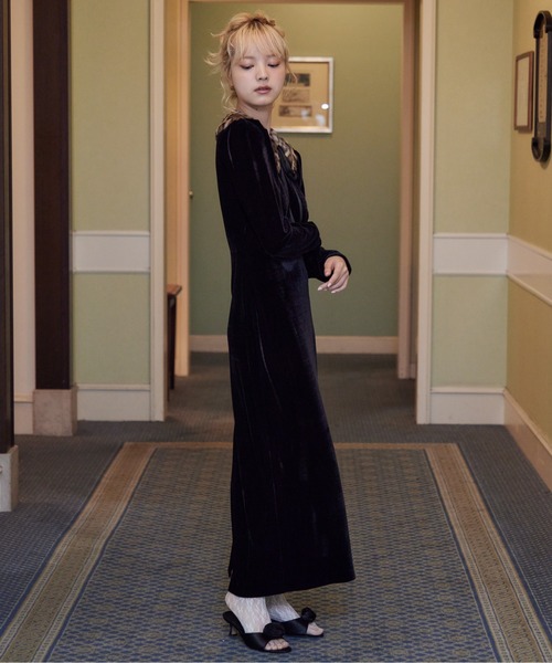 セール】Ribbon embroidered velour dress & tippet（ドレス）｜etre