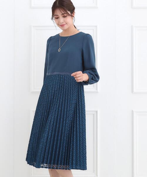 Reflect(リフレクト)の「【SS-4Lサイズ】シフォン×幾何柄レースプリーツワンピース(ワンピース・レディース・ネイビー/ブルー系その他/ブラック・13/11/09/07/05/17/15 )」の1枚目の写真