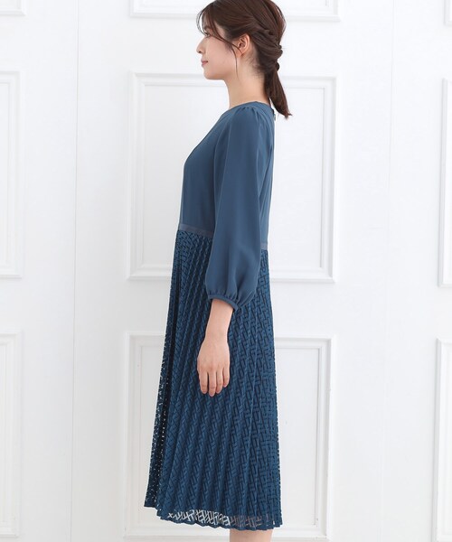 Reflect(リフレクト)の「【SS-4Lサイズ】シフォン×幾何柄レースプリーツワンピース(ワンピース・レディース・ネイビー/ブルー系その他/ブラック・13/11/09/07/05/17/15 )」の9枚目の写真