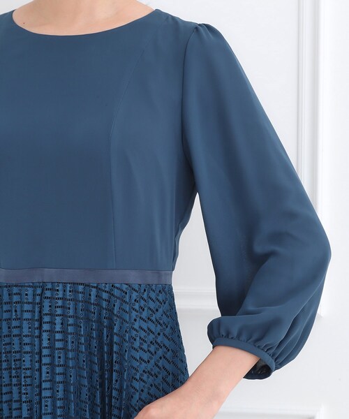 Reflect(リフレクト)の「【SS-4Lサイズ】シフォン×幾何柄レースプリーツワンピース(ワンピース・レディース・ネイビー/ブルー系その他/ブラック・13/11/09/07/05/17/15 )」の5枚目の写真